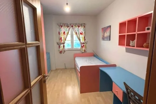 Shtepi me qera Apartament ne Tirane, 2+1, Mobilimi E mobiluar, Pagesa 65,000  Leke.