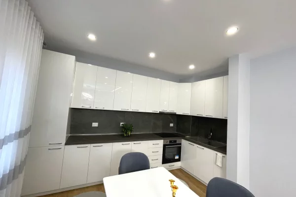 Shtepi me qera 2+1 ne Tirane - 97,000 Leke
