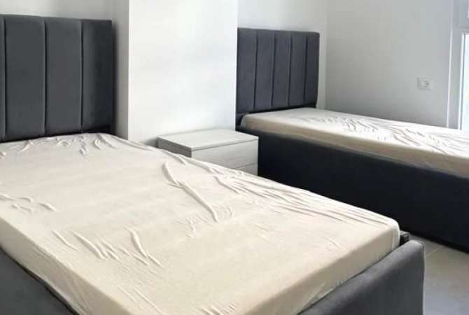 Shtepi ne shitje Apartament ne Tirane, 2+1, Mobilimi E mobiluar, Pagesa 118,300  Euro.