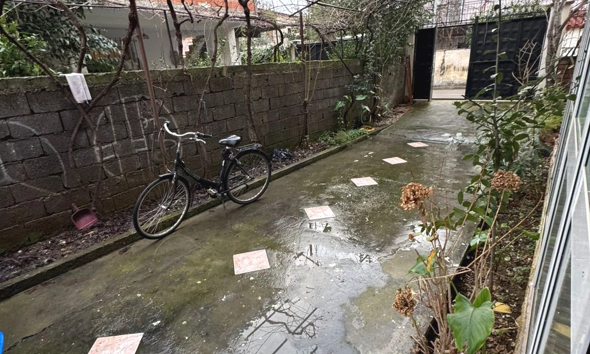 Shtepi me qera Shtepi Private ne Tirane, 2+1, Mobilimi E mobiluar, Pagesa 45,000  Leke.