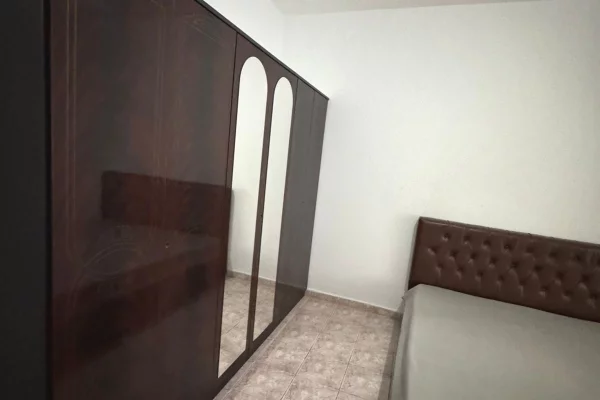 Shtepi me qera Shtepi Private ne Tirane, 2+1, Mobilimi E mobiluar, Pagesa 45,000  Leke.