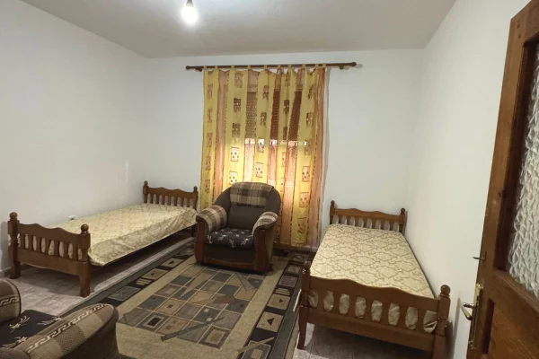 Shtepi me qera Shtepi Private ne Tirane, 2+1, Mobilimi E mobiluar, Pagesa 45,000  Leke.