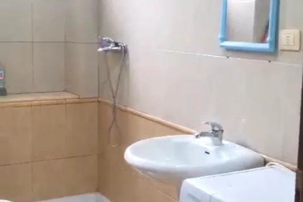 Shtepi me qera Apartament ne Tirane, 2+1, Mobilimi E mobiluar, Pagesa 45,000  Leke.