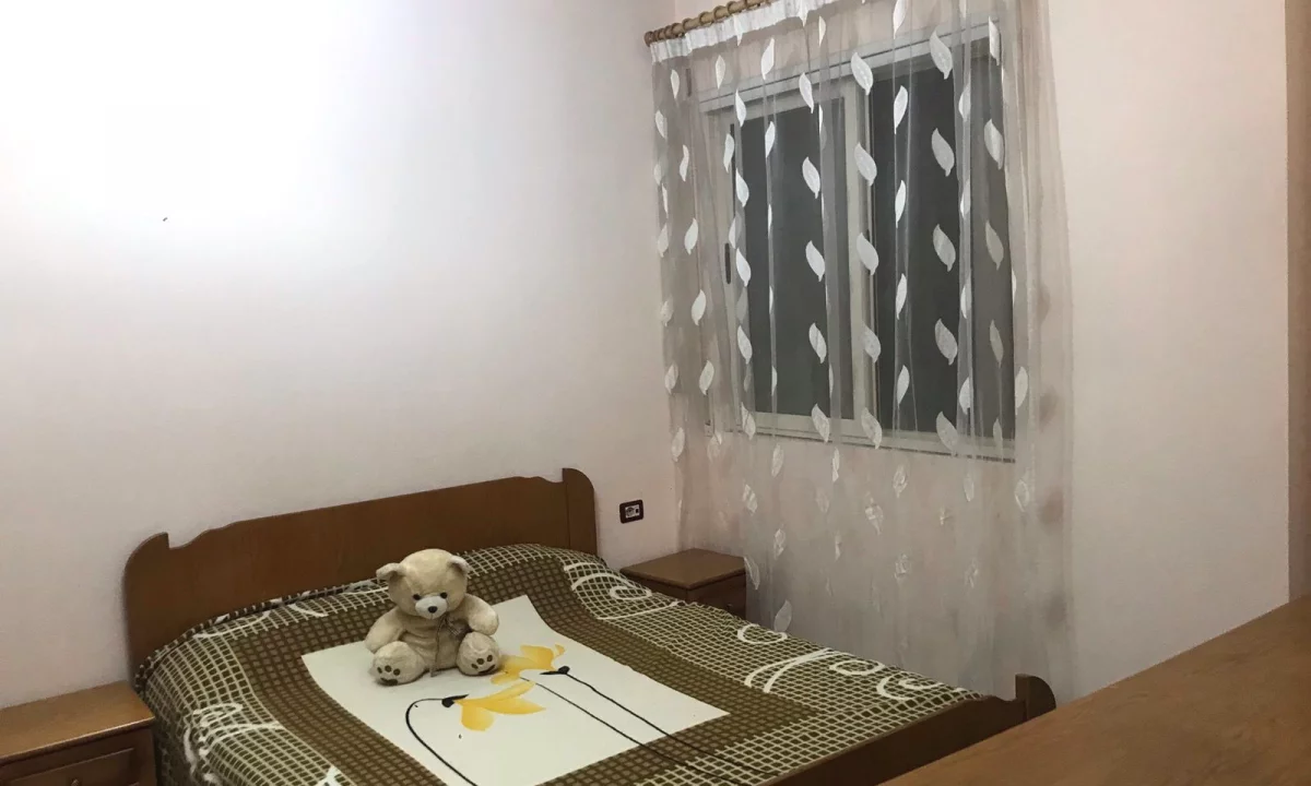 Shtepi me qera Apartament ne Tirane, 1+1, Mobilimi E mobiluar, Pagesa 35,000  Leke.
