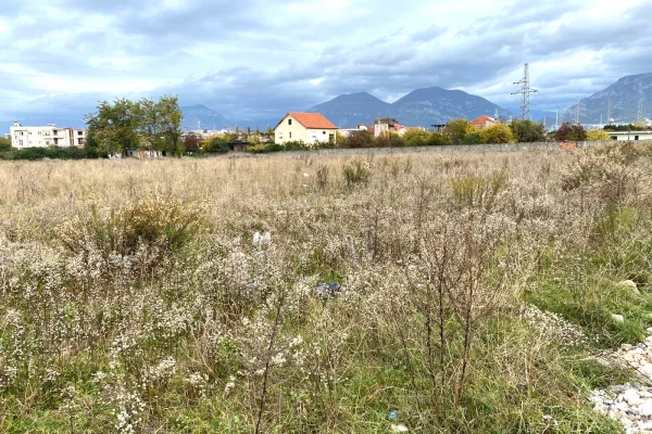 Truall ose Toke ne Himare - 145,000 Euro