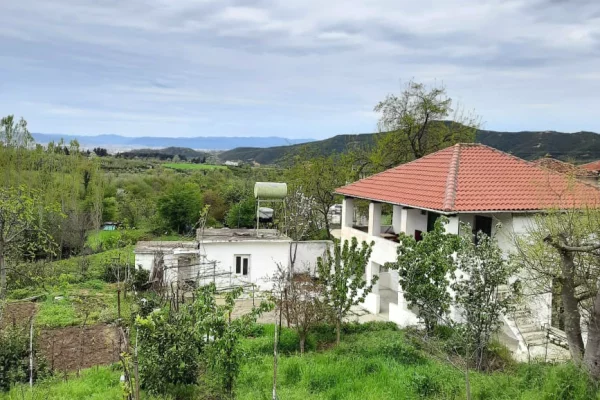 Shtepi ne shitje 4+1 ne Tirane - 145,000 Euro