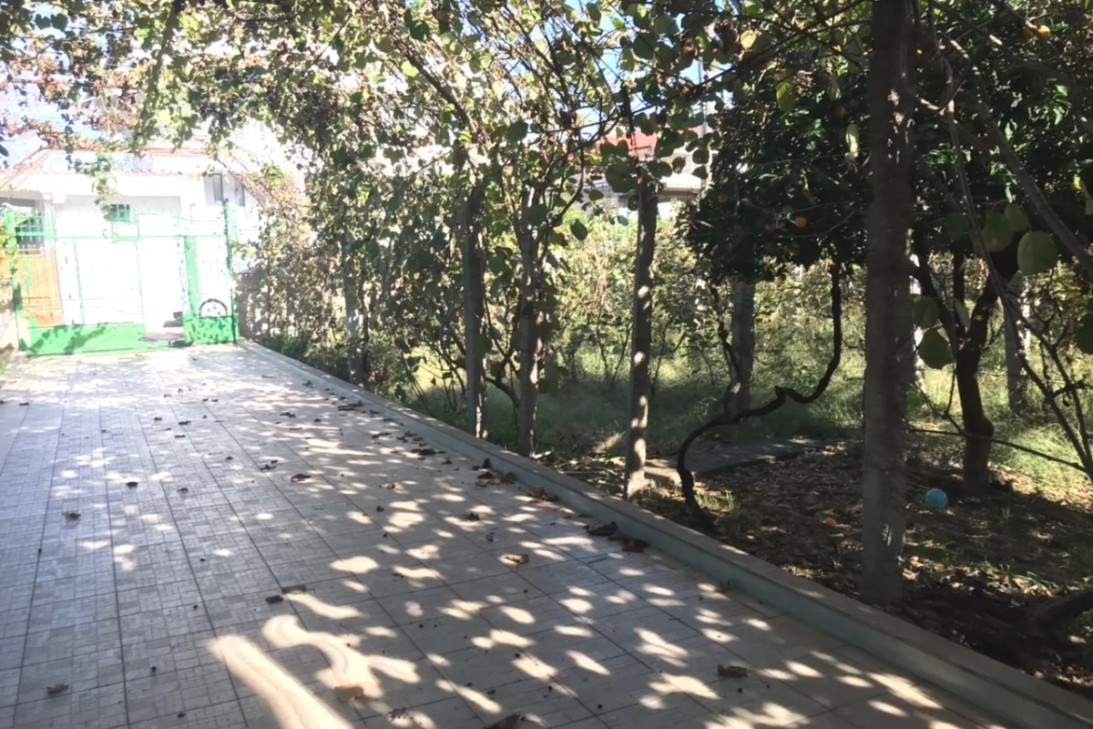 Shtepi me qera Vila Luksoze ne Tirane, 3+1, Mobilimi E mobiluar, Pagesa 600  Euro.