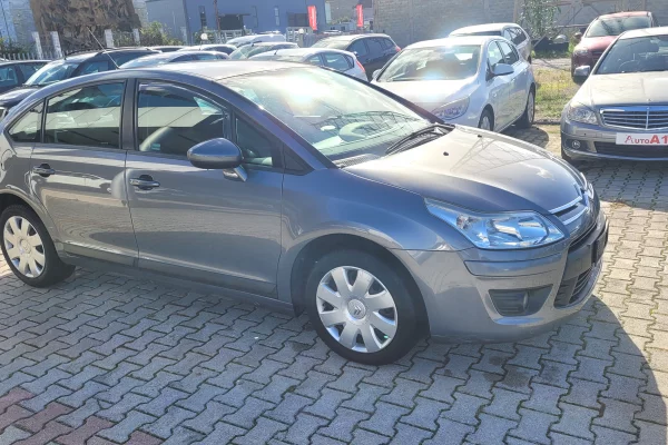 Auto in Vendita a Tirana, Citroen, 2010 gasoline-gas,Kambio Manual Pagamento 2,300  Euro.