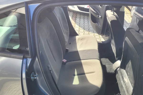 Auto in Vendita a Tirana - 2,300 Euro