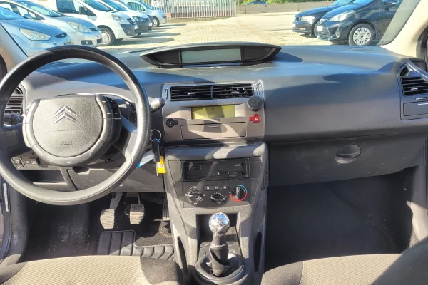 Auto in Vendita a Tirana - 2,300 Euro