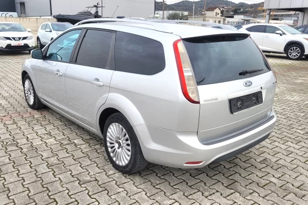 Auto in Vendita a Tirana, Ford, 2010 Diesel,Kambio Manual Pagamento 3,200  Euro.