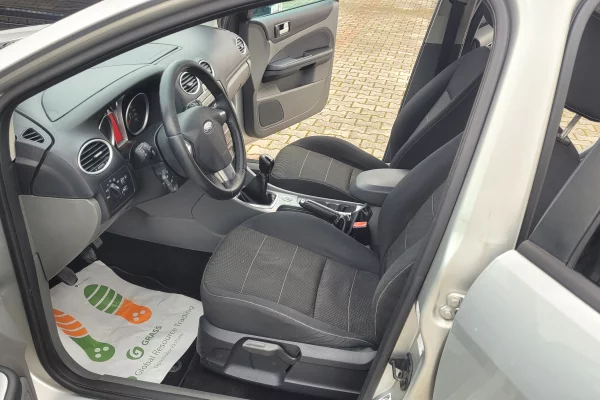 Makina ne shitje ne Tirane - 3,200 Euro