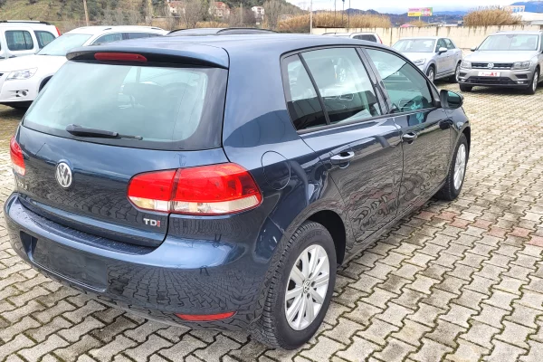 Auto in Vendita a Tirana, Volkswagen, 2011 Diesel,Kambio Manual Pagamento 4,500  Euro.