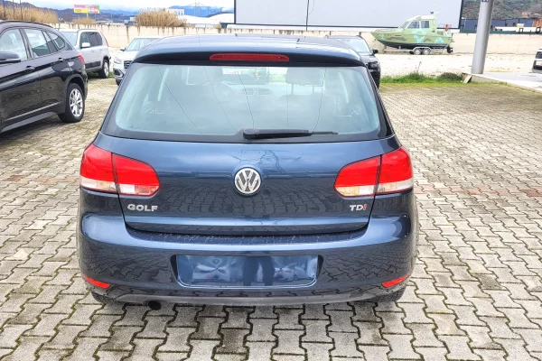 Auto in Vendita a Tirana, Volkswagen, 2011 Diesel,Kambio Manual Pagamento 4,500  Euro.