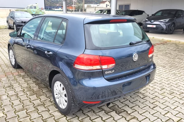Auto in Vendita a Tirana, Volkswagen, 2011 Diesel,Kambio Manual Pagamento 4,500  Euro.