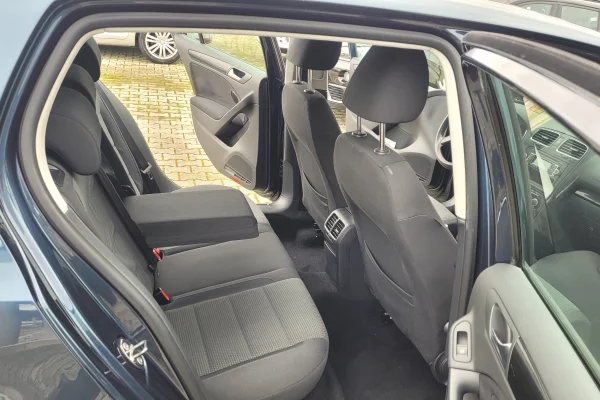 Makina ne shitje ne Tirane - 4,500 Euro