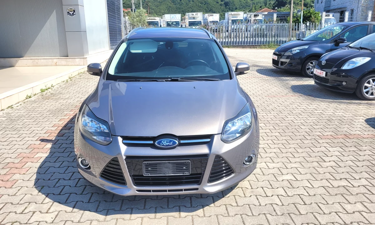 Makina ne shitje ne Tirane, Ford, 2014 Diesel,Kambio Manual Pagesa 3,800  Euro.