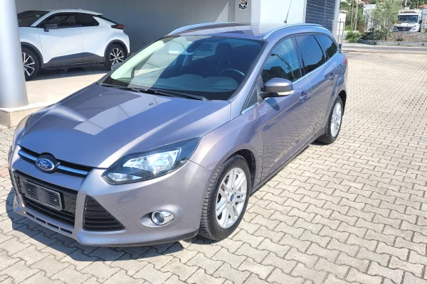 Makina ne shitje ne Tirane, Ford, 2014 Diesel,Kambio Manual Pagesa 3,800  Euro.