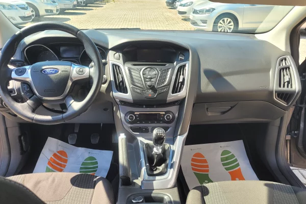Makina ne shitje ne Tirane, Ford, 2014 Diesel,Kambio Manual Pagesa 3,800  Euro.