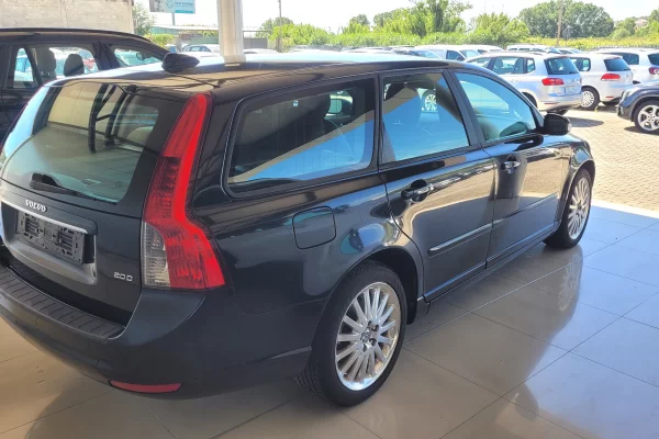 Makina ne shitje ne Tirane, Volvo, 2007 Diesel,Kambio Manual Pagesa 2,400  Euro.