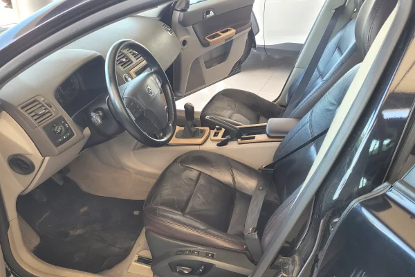Makina ne shitje ne Tirane, Volvo, 2007 Diesel,Kambio Manual Pagesa 2,400  Euro.