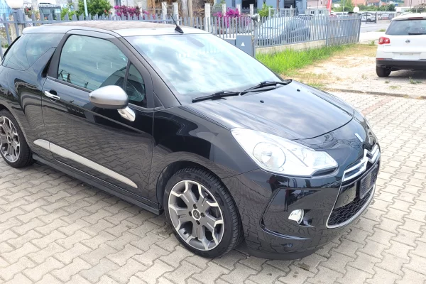 Cars for sale in Tirana - 2,600 Euro