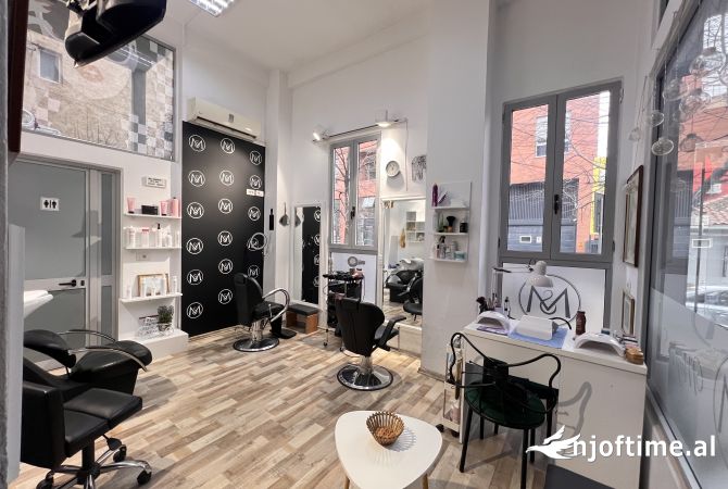 Ambiente Commerciale in Vendita 1+1 a Tirana - 4,000 Euro