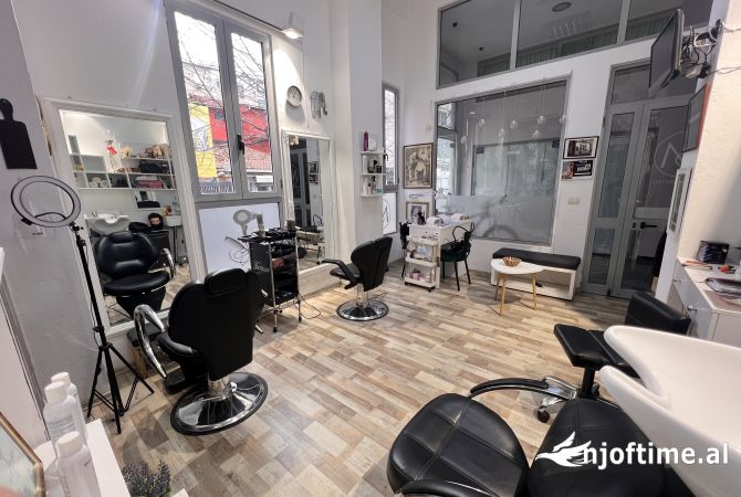 Ambiente Commerciale in Vendita 1+1 a Tirana - 4,000 Euro