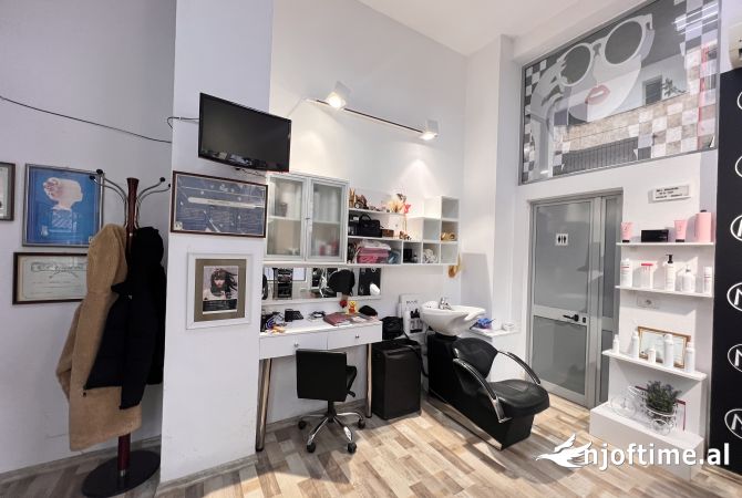 Shitet biznesi parukeri - thonj prane Myslym Shyrit