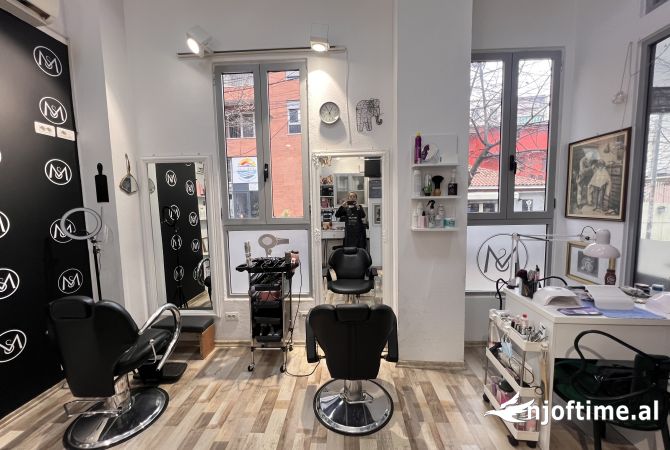 Ambiente Commerciale in Vendita 1+1 a Tirana - 4,000 Euro