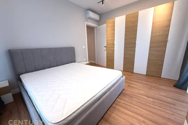 Shtepi me qera Apartament ne Tirane, 3+1, Mobilimi E mobiluar, Pagesa 900  Euro.