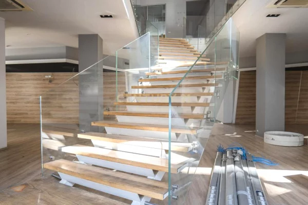 Ambient biznesi me qera 7+1 ne Tirane - 11,020 Euro