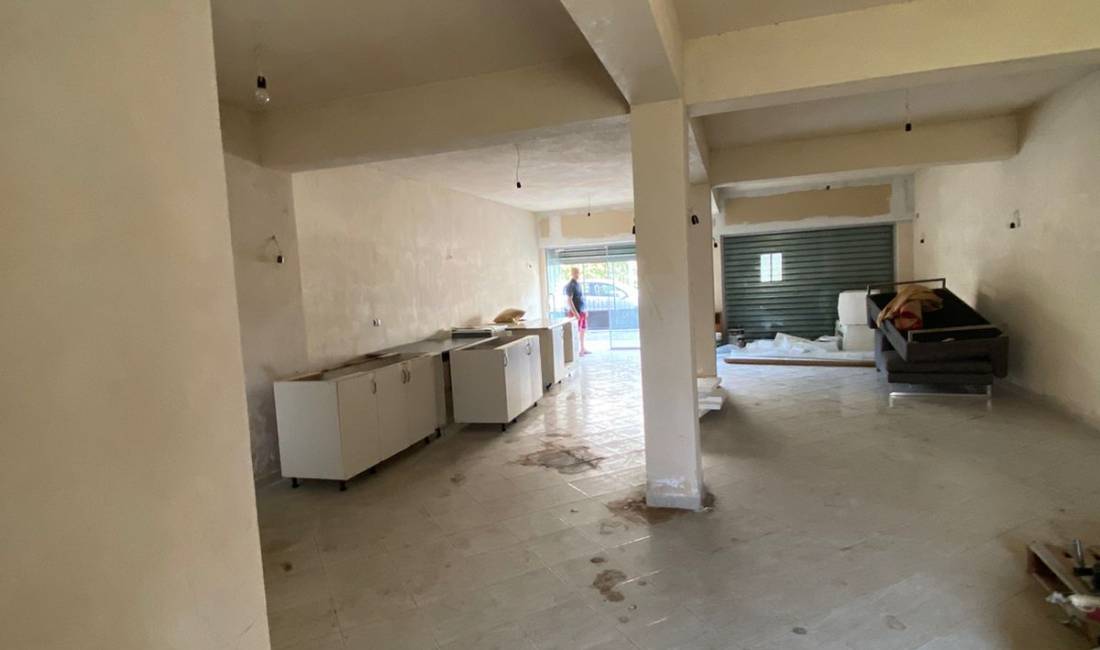 Jepet me qera Magazine 120m2 ne zonen e Misto Mames 