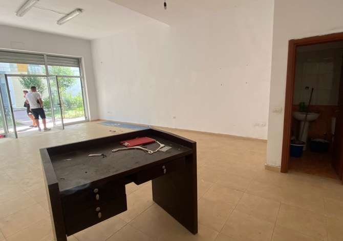 Ambient biznesi me qera 1+1 ne Tirane - 35,000 Leke