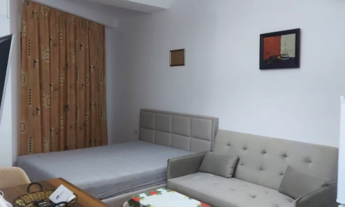 Shtepi me qera Apartament ne Tirane, Garsoniere, Mobilimi E mobiluar, Pagesa 28,000  Leke.