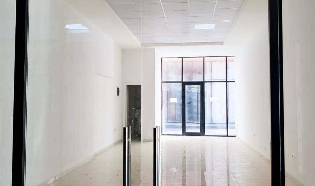 AMBJENT PER QIRA TE RRETHRROTULLIMI KAMEZ