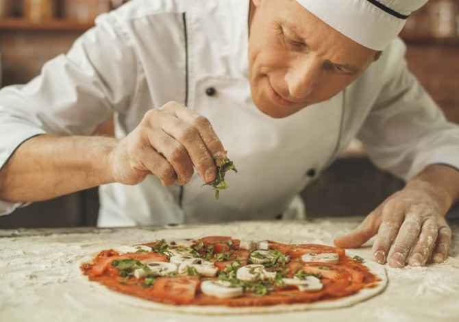 Offerte di lavoro a Valona, Profession Kamariere, Sanitare, Picajol , , Pagamento Trattabile.