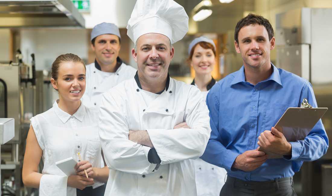 Offerte di lavoro a Valona, Profession Krye Kamarier, Kuzhinier , , Pagamento Trattabile.