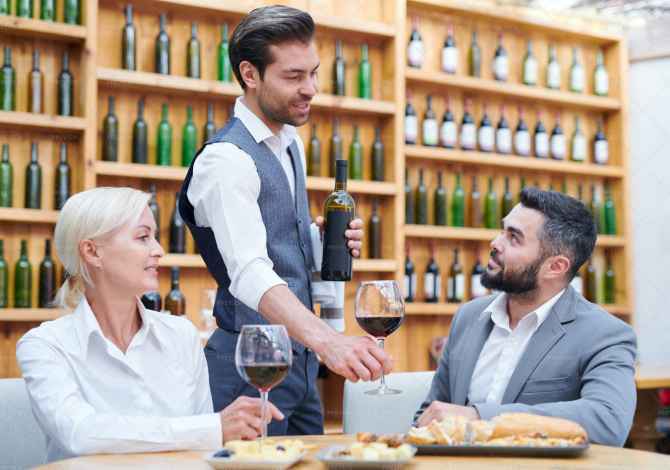 Offerte di lavoro a Valona, Profession Kamarier/e dhe Picajol , , Pagamento Trattabile.