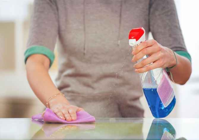 Njoftime Pune ne Tirane, Profesioni Kamariere ( Femer), Sanitare  , , Pagesa Me Marreveshje.