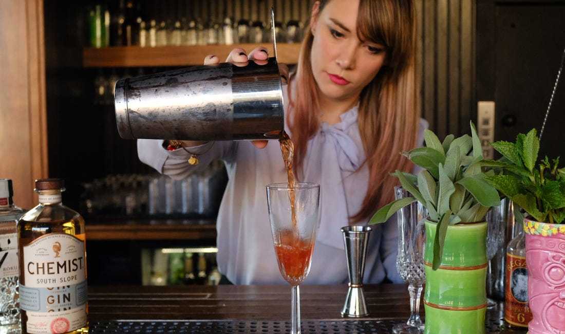 Offerte di lavoro a Lushnja, Profession Kamariere dhe Banakiere , , Pagamento Trattabile.