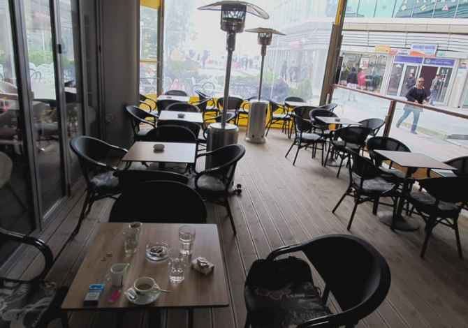 Shitet Lokali Ne Qender Te Vlores.