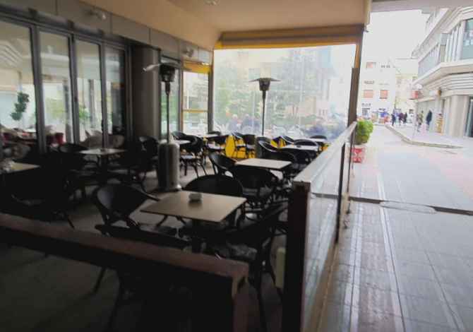 Shitet Lokali Ne Qender Te Vlores.