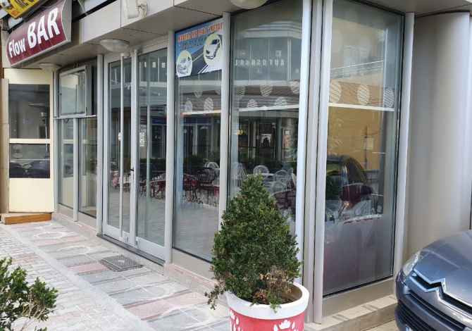 Shitet Lokali Ne Qender Te Vlores.