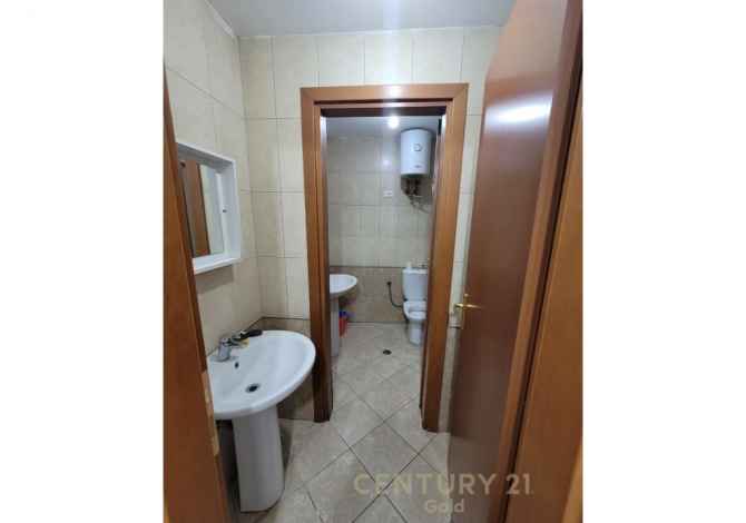 Business Property for Rent 3+1 in Tirana - 180 Euro