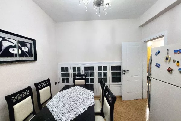 Shtepi me qera Shtepi Private ne Vlore, 1+1, Mobilimi E mobiluar, Pagesa 320  Euro.