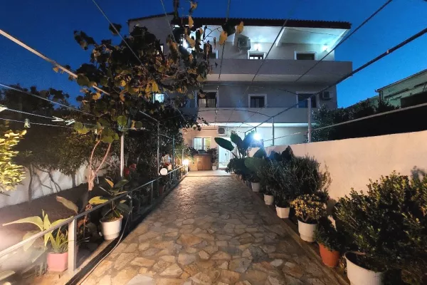 Shtepi me qera Shtepi Private ne Vlore, 1+1, Mobilimi E mobiluar, Pagesa 320  Euro.