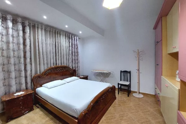 Shtepi me qera Shtepi Private ne Vlore, 1+1, Mobilimi E mobiluar, Pagesa 320  Euro.