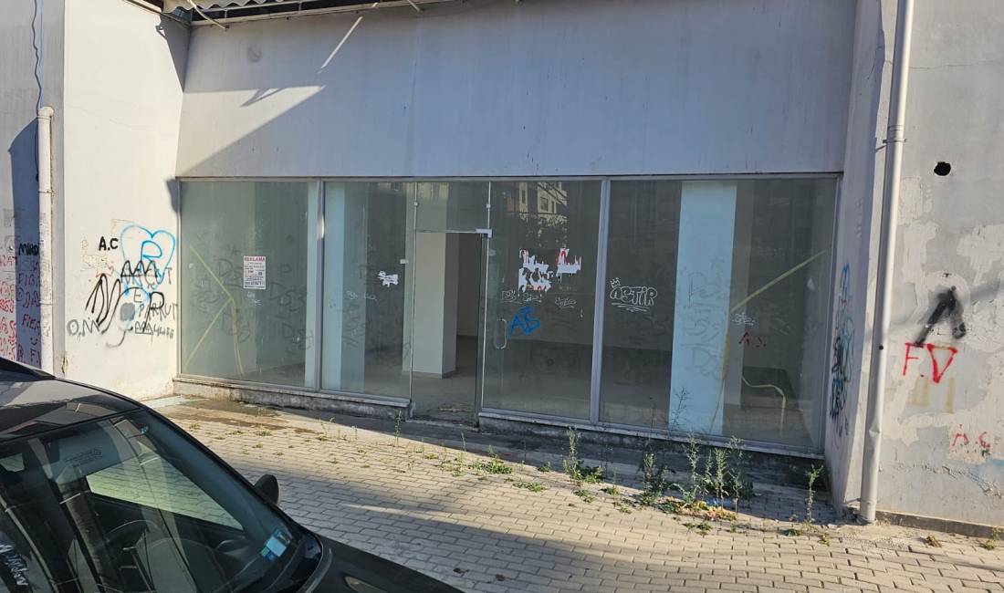 Qira, Ambjent Biznesi. Astir