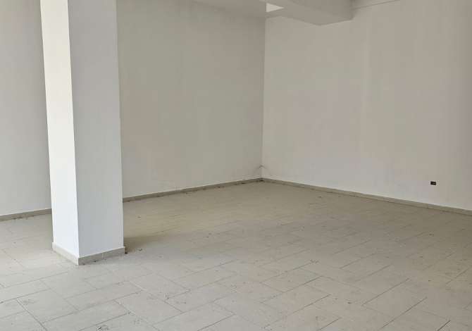 Qira, Ambjent Biznesi. Astir